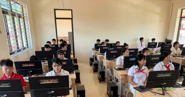 Đưa công nghệ về vùng biên, tiếp sức hành trình học tập